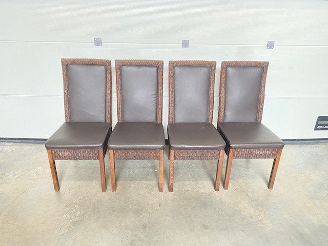 (3) set van 4 stoelen bruine kleur met rieten stukken., Maison & Meubles, Chaises, Comme neuf, Enlèvement