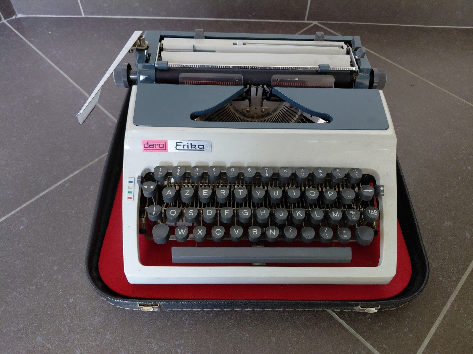 Daro Erika 42 typemachine, Diversen, Ophalen, Gebruikt
