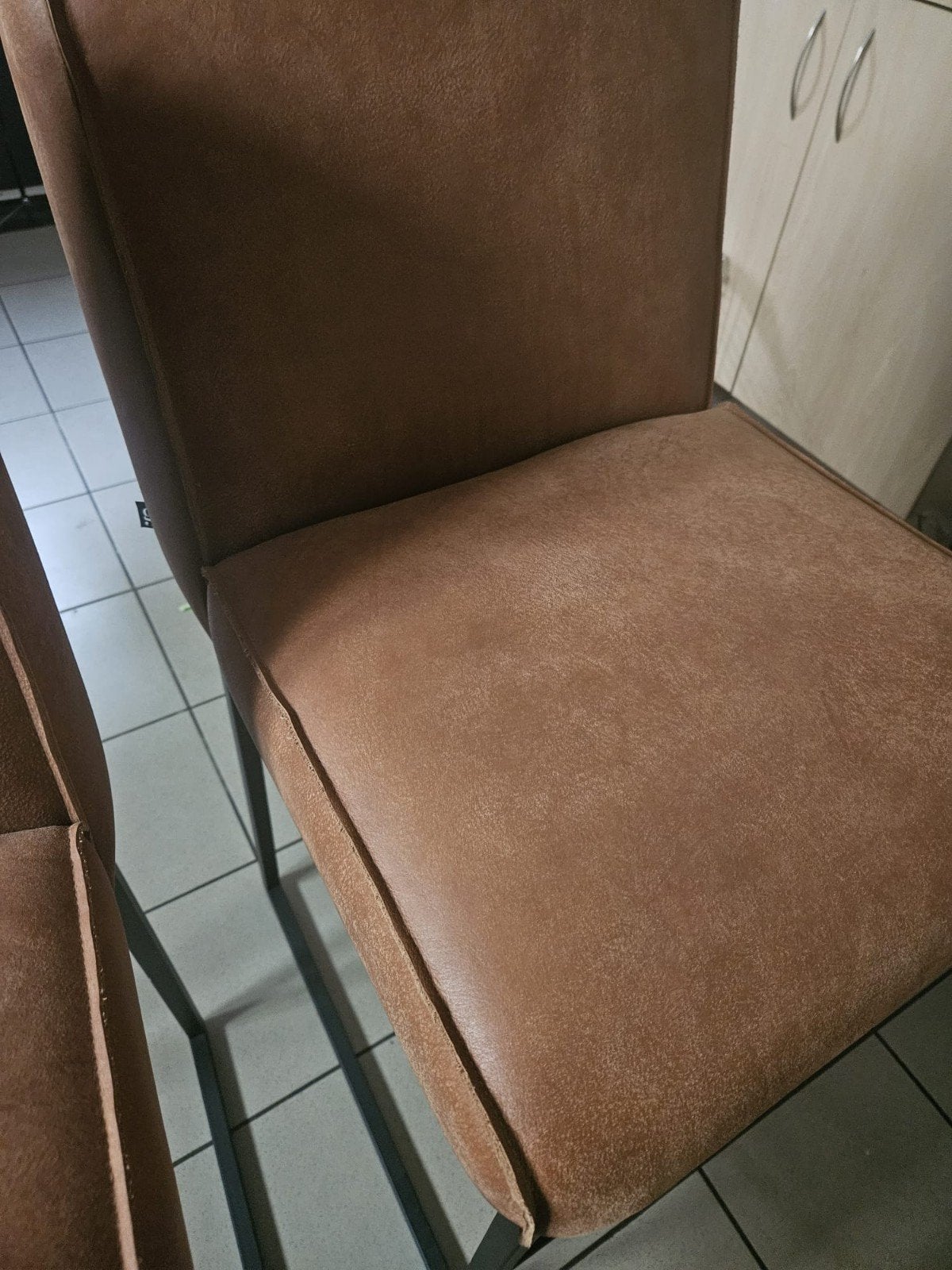 nouvelle chaise de bar tom x4, Neuf, Avec repose-pieds, 4 tabourets, Enlèvement