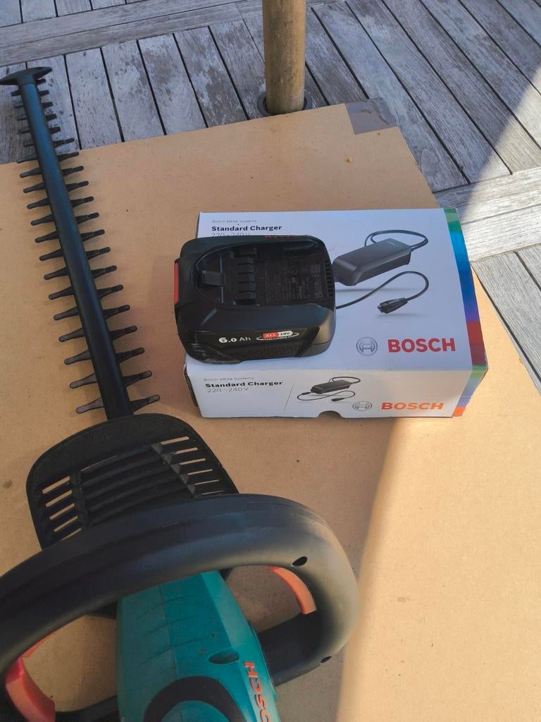 Bosch heggenschaar, Ophalen, Accu