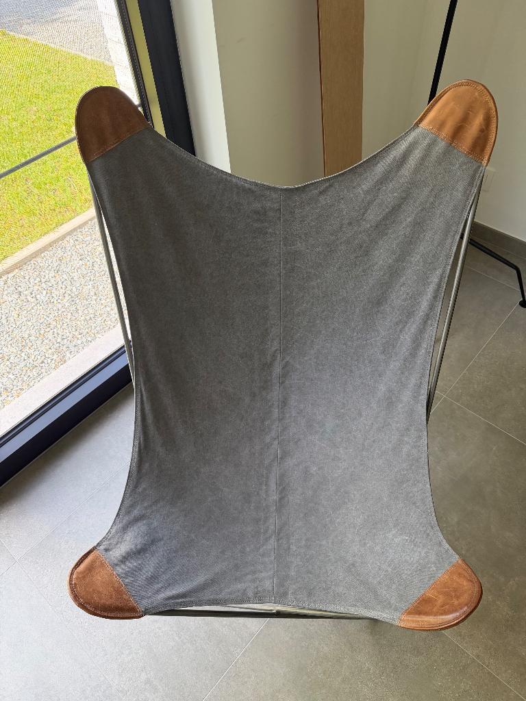 Vlinder stoel grijs met leren afwerking, Huis en Inrichting, Stoelen, Ophalen, Zo goed als nieuw, Leer, Eén