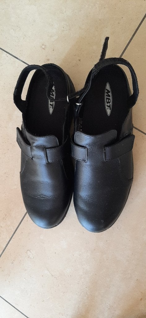 MBT man schoenen, zwart, maat 42 in zeer nette staat., Kleding | Dames, Schoenen, MBT, Ophalen, Zwart