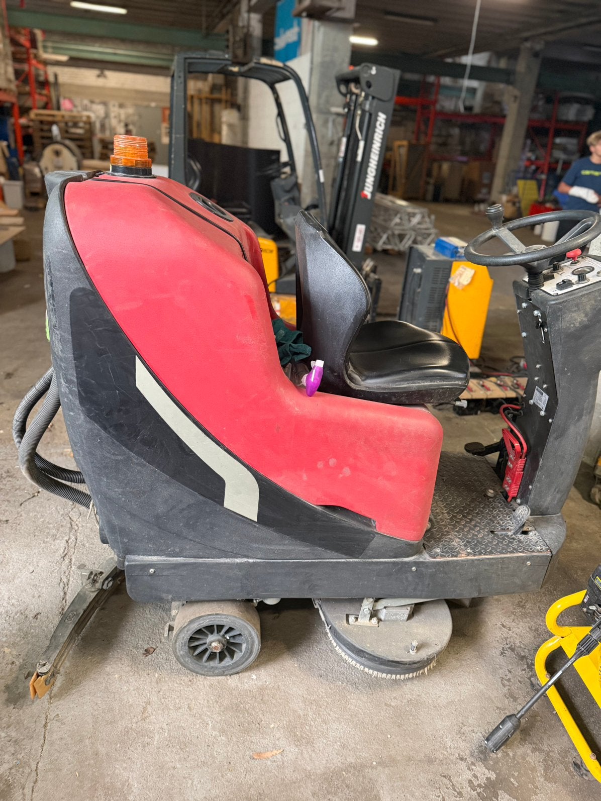 Autolaveuse autoportée OMM 800 Stile – 80 cm – Batterie 24V, Bricolage & Construction, Matériel de nettoyage, Comme neuf, Enlèvement