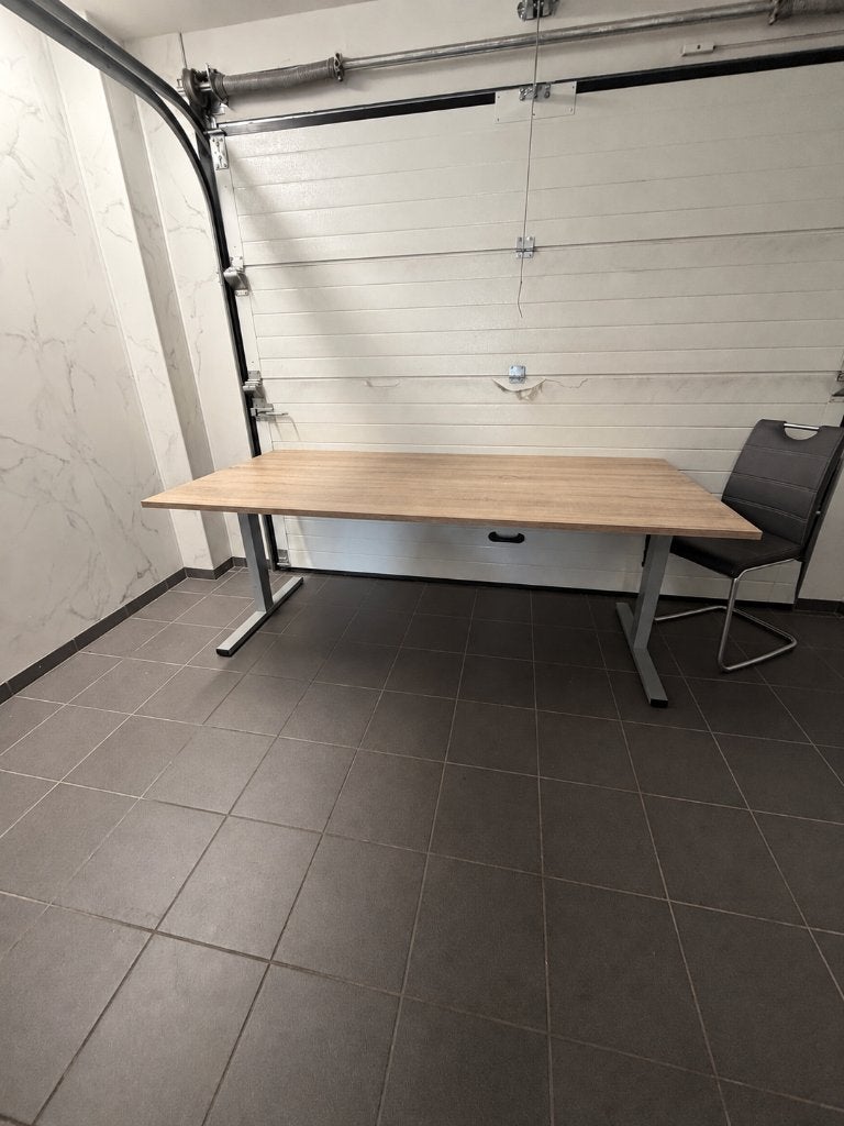 Groot bureau 200 x 100cm - stevig metalen onderstel, Ophalen, Gebruikt