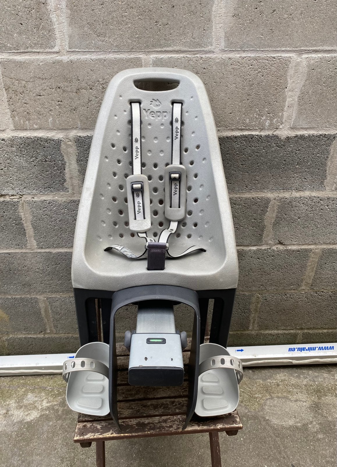 Siège Enfant Arrière Yepp Maxi Silver (Inclus Fixation), Fietsen en Brommers, Fietsaccessoires | Fietsstoeltjes, Gebruikt, Achterzitje