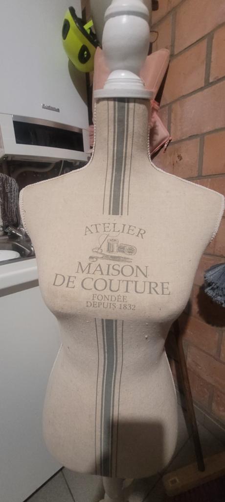 Etalagepop, Enlèvement, Mannequin