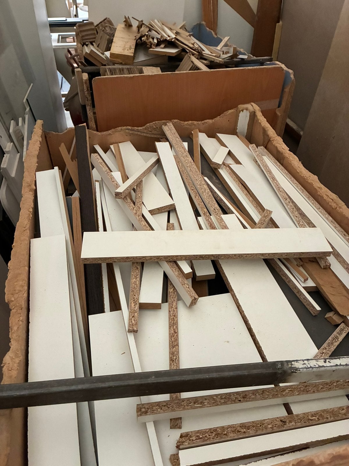Bois ab et b mélangés gratuitement (déchets de menuiserie), Jardin & Terrasse, Enlèvement
