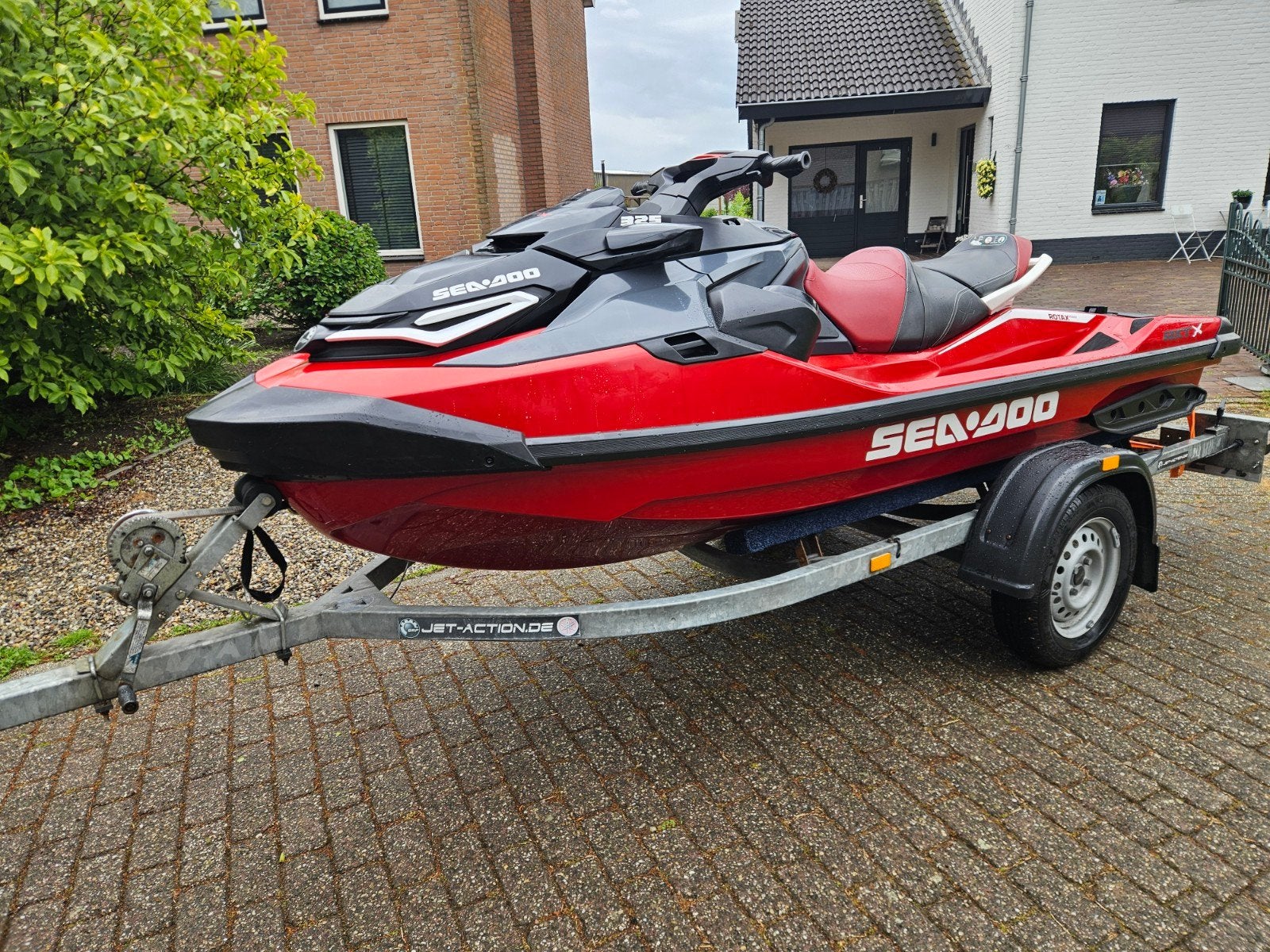 Seadoo rxt 325 2024 met trailer, Sports nautiques & Bateaux, Jet Skis & Scooters de mer, Enlèvement