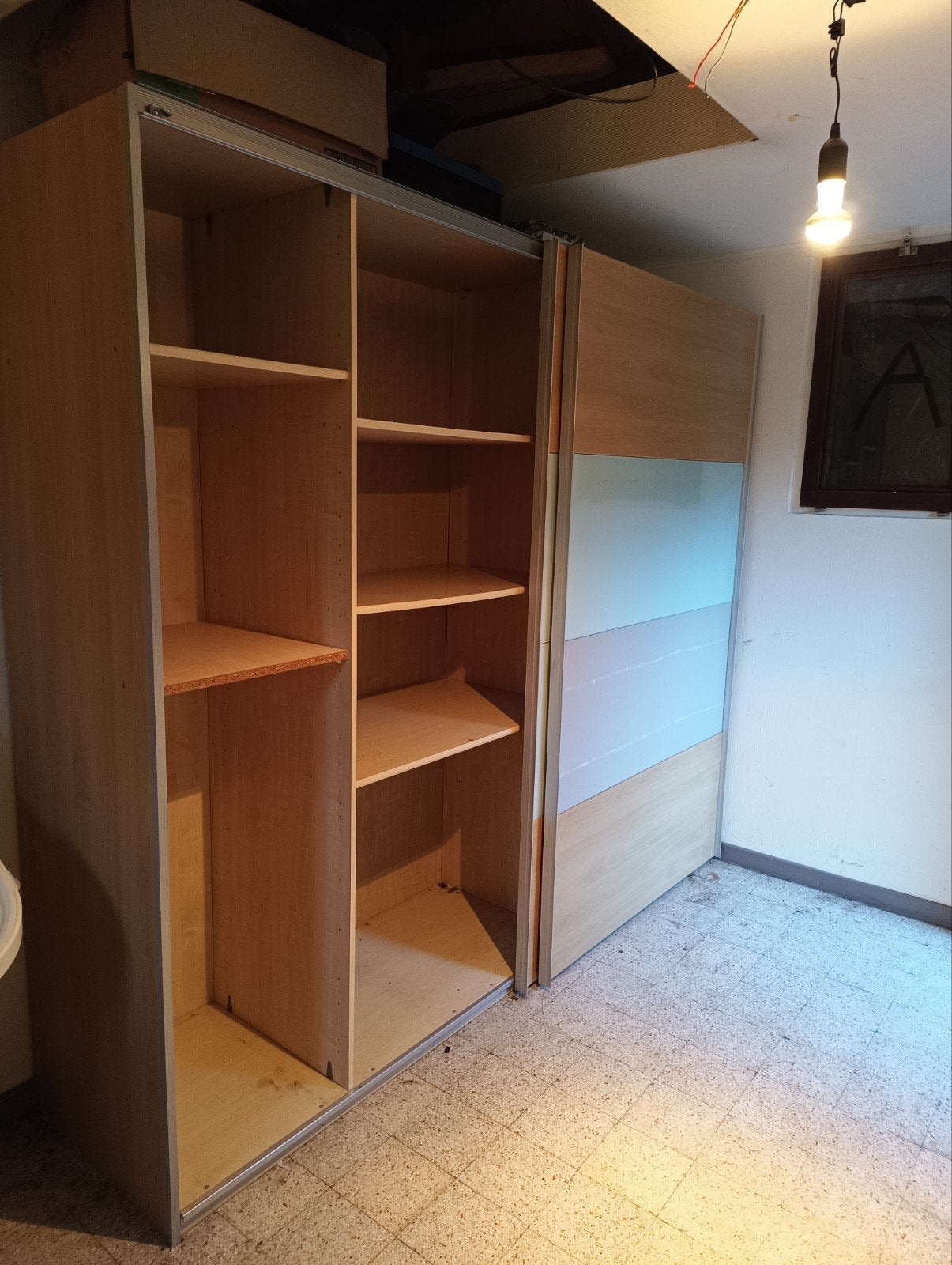 GRATIS kast met schuifdeuren, Huis en Inrichting, Ophalen