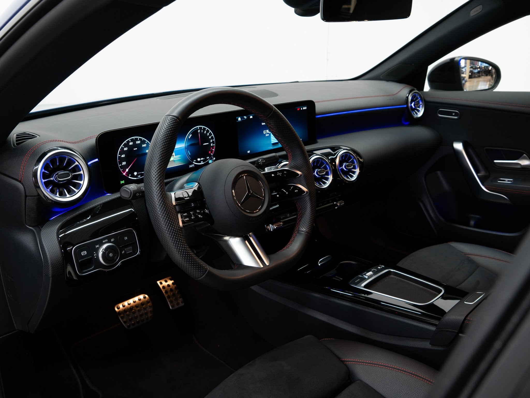 Mercedes-Benz CLA-Klasse 250 e SB AMG Night Carplay LED Sfee, Autos, Achat, Entreprise, Carnet d'entretien, Alcantara