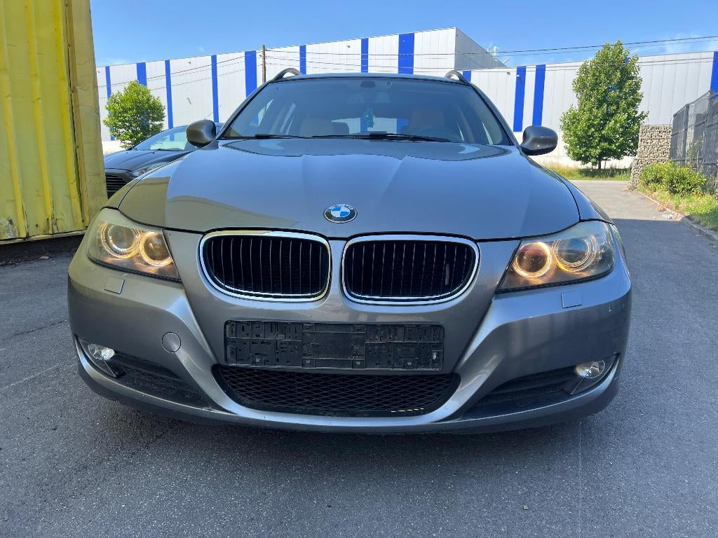 BMW 318i 2.0 Essence Boîte Automatique, Auto's, Automaat, Bedrijf, 5 deurs, 3 Reeks