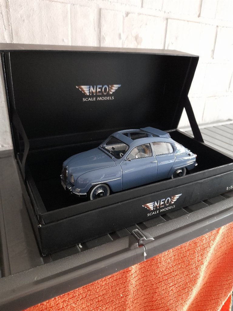 1/18 NEO SAAB 99, Hobby en Vrije tijd, Modelauto's | 1:18, Ophalen of Verzenden, Zo goed als nieuw, Auto, Overige merken