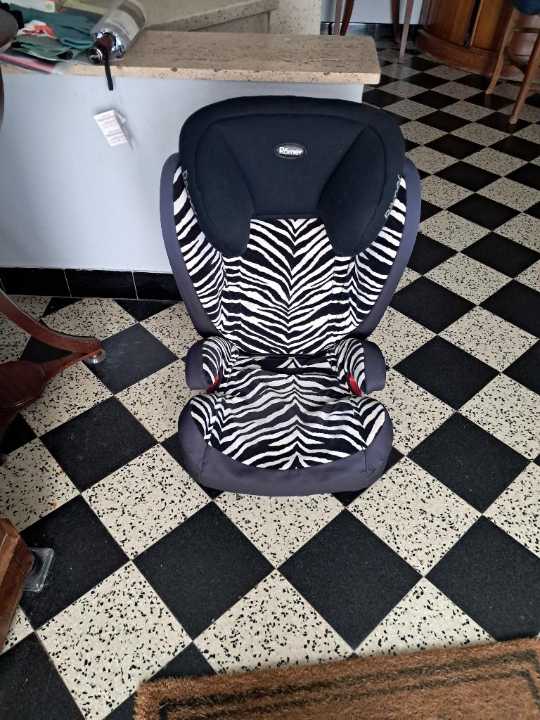 Siège voiture Römer isofix, Kinderen en Baby's, Autostoeltjes, Ophalen, Romer, Verstelbare rugleuning, Zo goed als nieuw