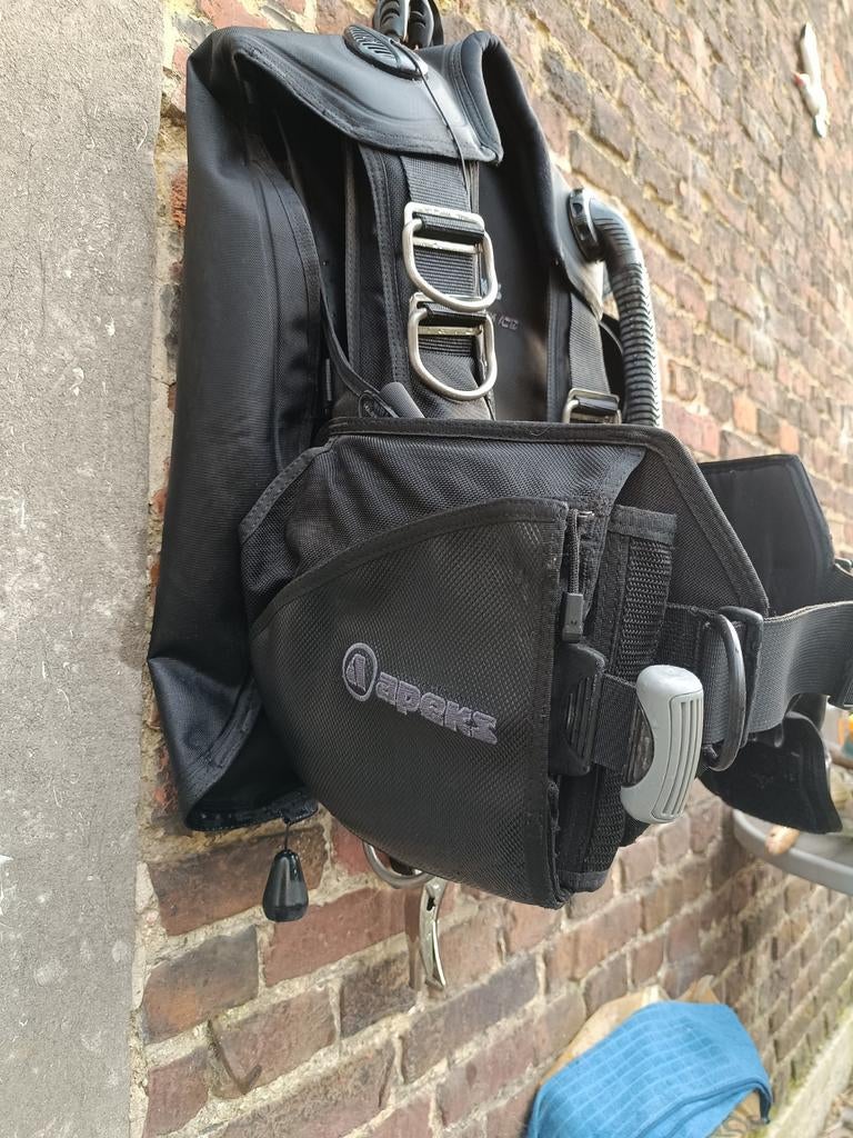 Gilet de plongée Apeks Black Ice – Jamais utilisé, Sports nautiques & Bateaux, Plongée, Enlèvement