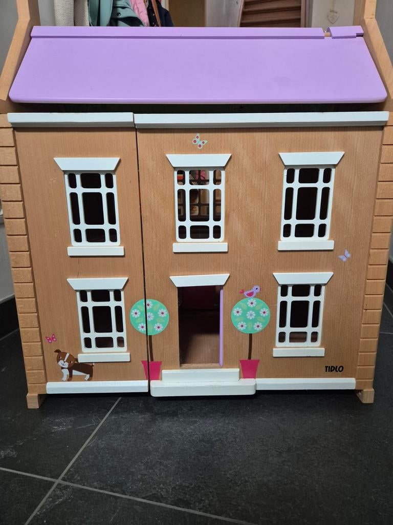 Mooi groot poppenhuis met toebehoren, Ophalen, Poppenhuis