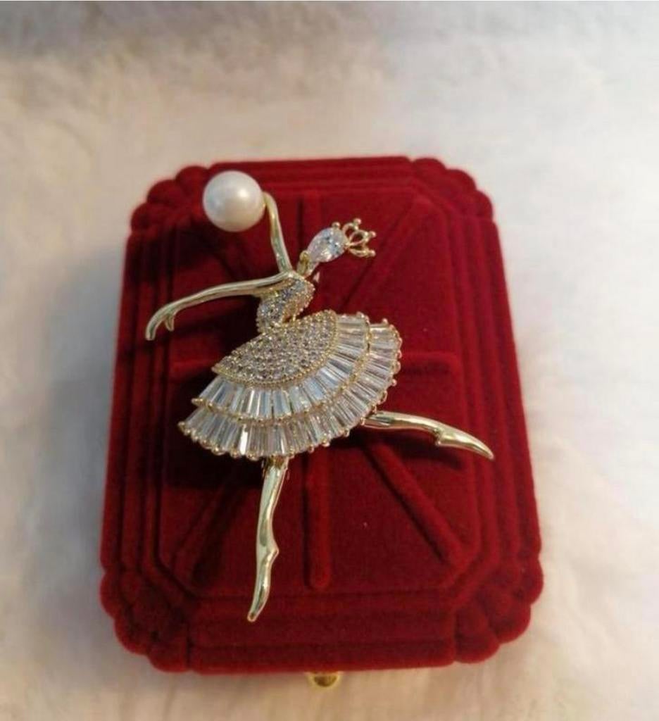 Diverse goudgele broches van roestvrij staal., Handtassen en Accessoires, Ophalen, Nieuw, Overige materialen