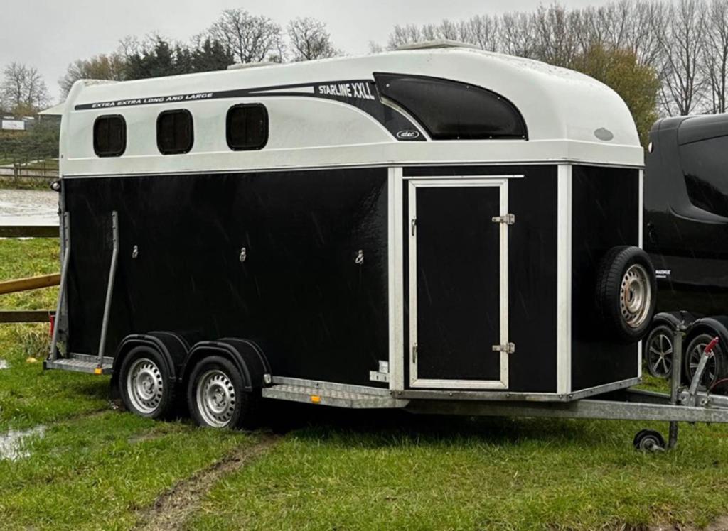 Atec XXll pour 3 p ou 4 p à partir de 2010, Enlèvement, Comme neuf, Polyester, Remorque 2 chevaux