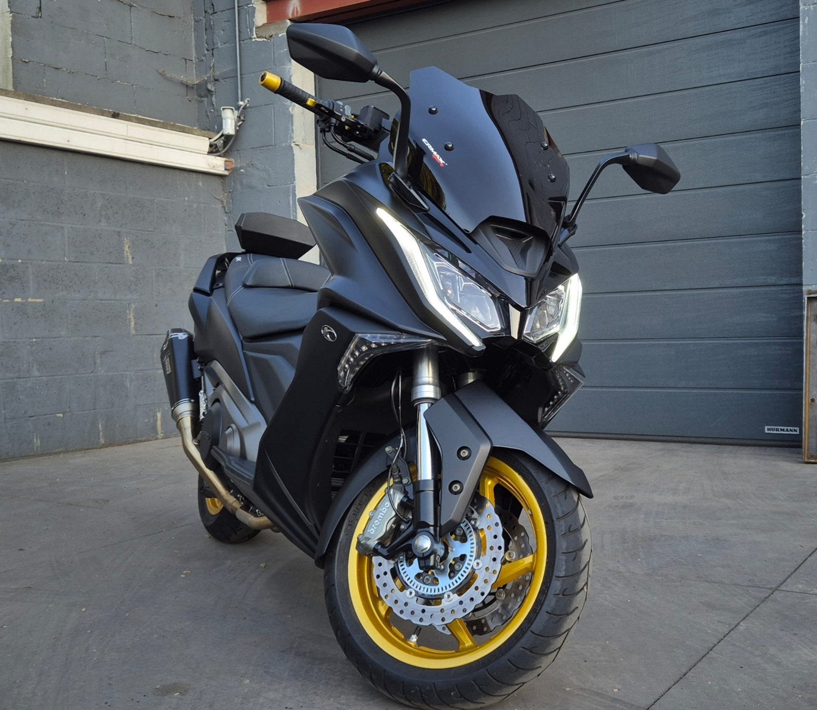 KYMCO AK 550 PREMIUM *** 1100 KM ***, Fietsen en Brommers, Scooters | Kymco