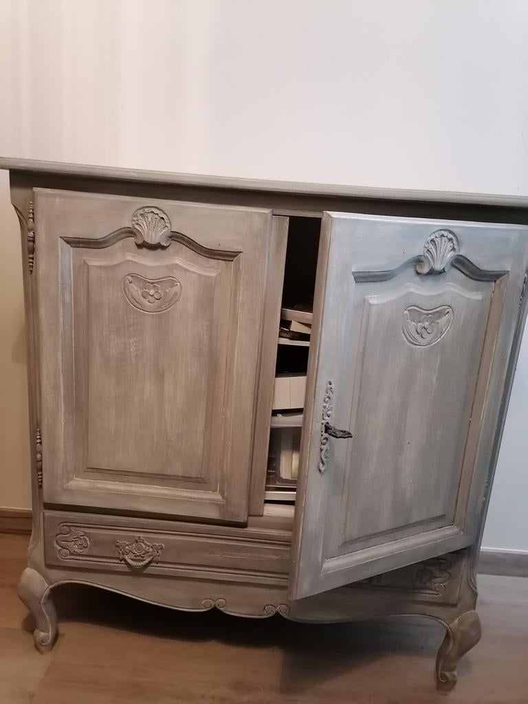 Kastje, hoogte 95cm breedte 90cm Diepte 42cm, Ophalen