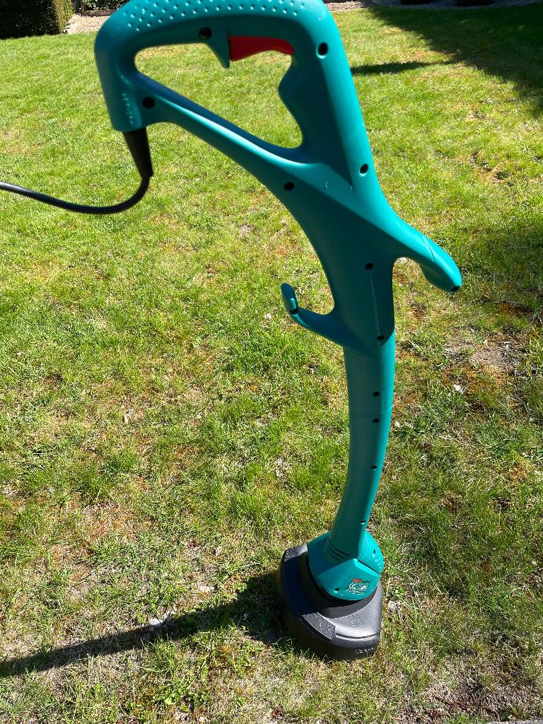Bosch Easytrim, Électrique, Comme neuf, Enlèvement, 10 à 30 cm