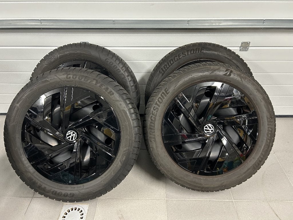 Volledige set winterbanden - geschikt voor VW ID.4, Gebruikt, 255 mm, Banden en Velgen, Winterbanden
