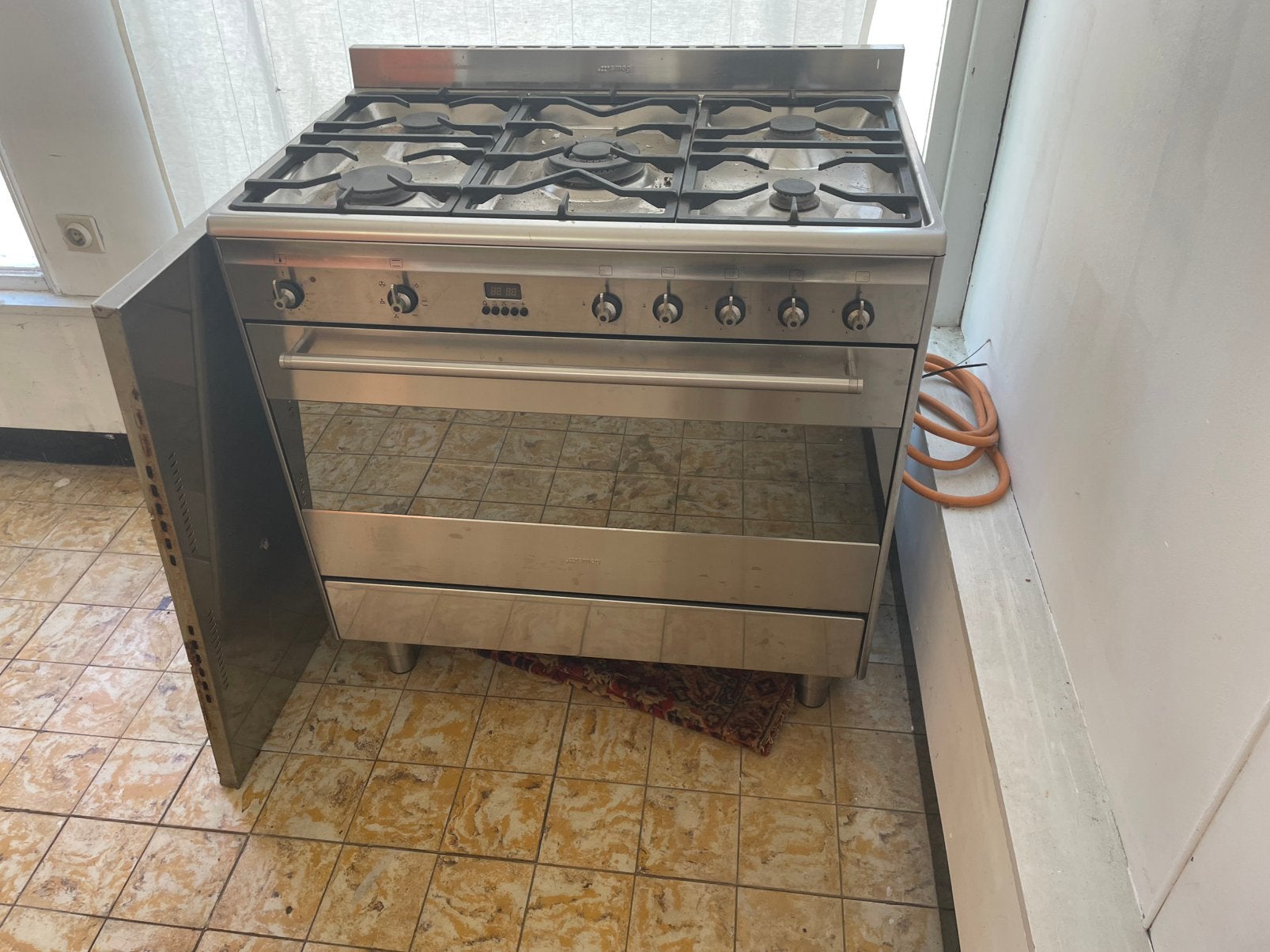 SMEG gasvuur + oven, Gaz, Enlèvement, Utilisé, Gril