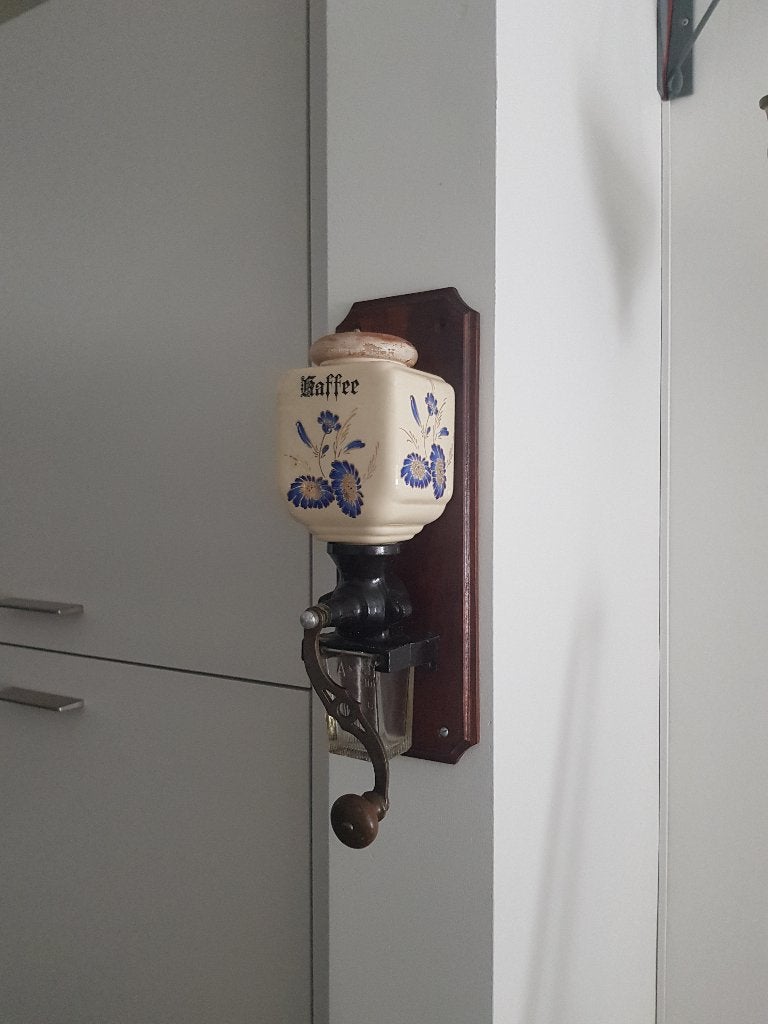 Koffiemolen, Ophalen