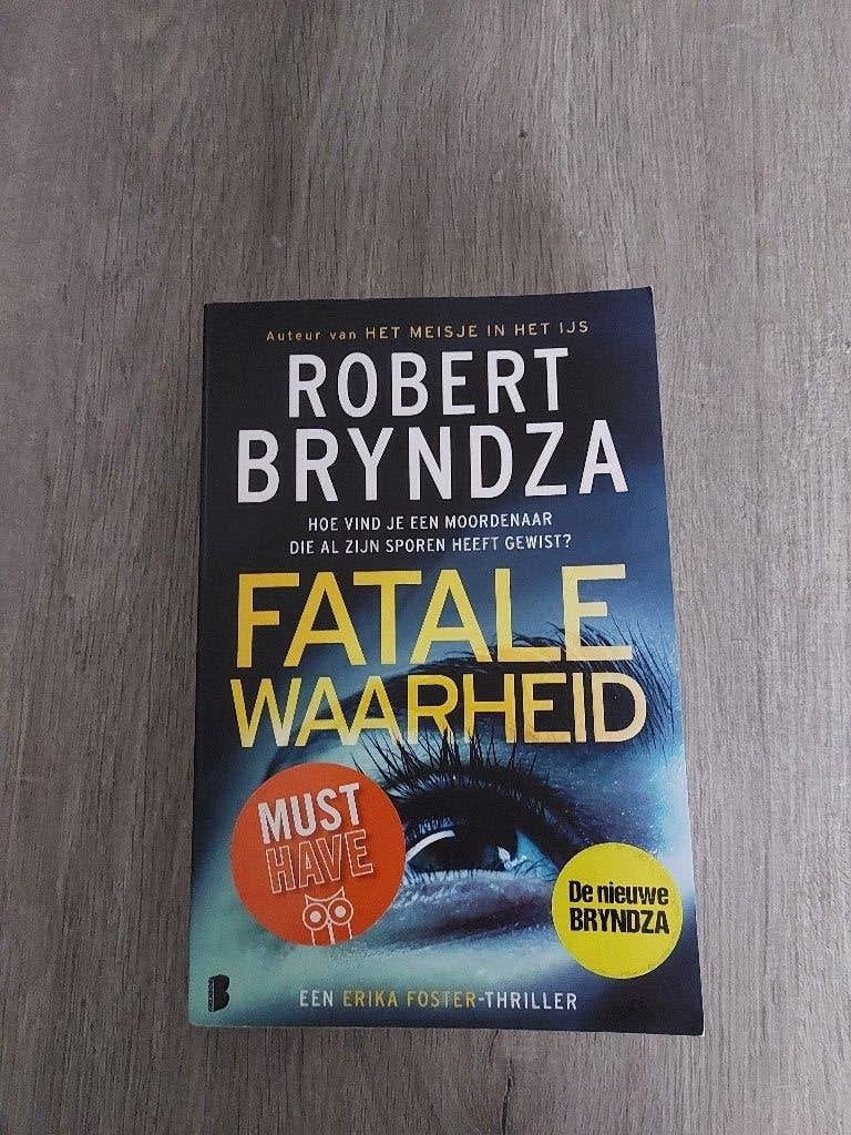 Fatale waarheid- Robert Bryndza, Boeken, Ophalen, België, Robert Bryndza, Zo goed als nieuw
