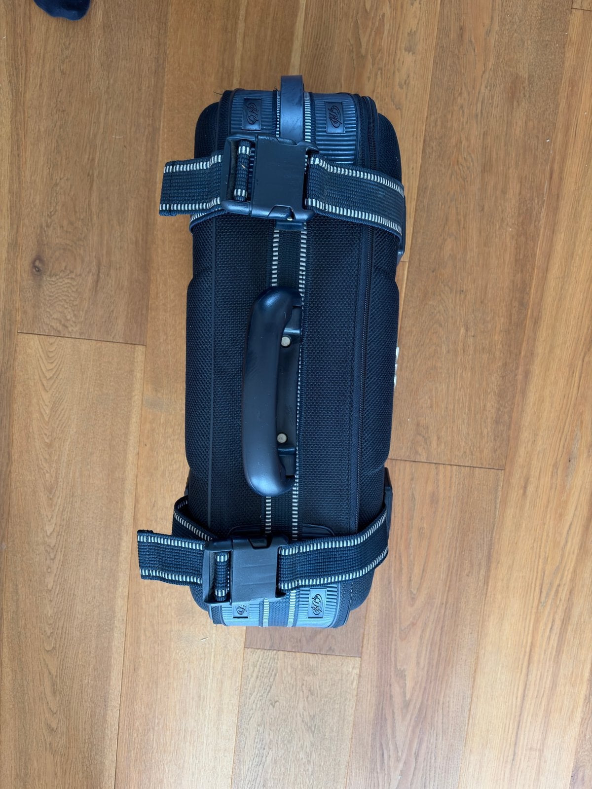koffer op wielen, afmetingen 60  40  20 cm., Handtassen en Accessoires, Ophalen, Gebruikt, Wieltjes