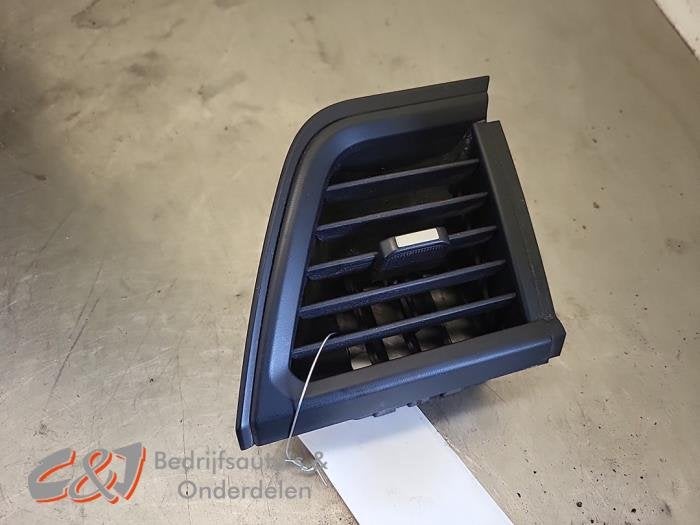 Grille aération tableau de bord d'un Renault Trafic, Renault, -, 3 mois de garantie, Utilisé