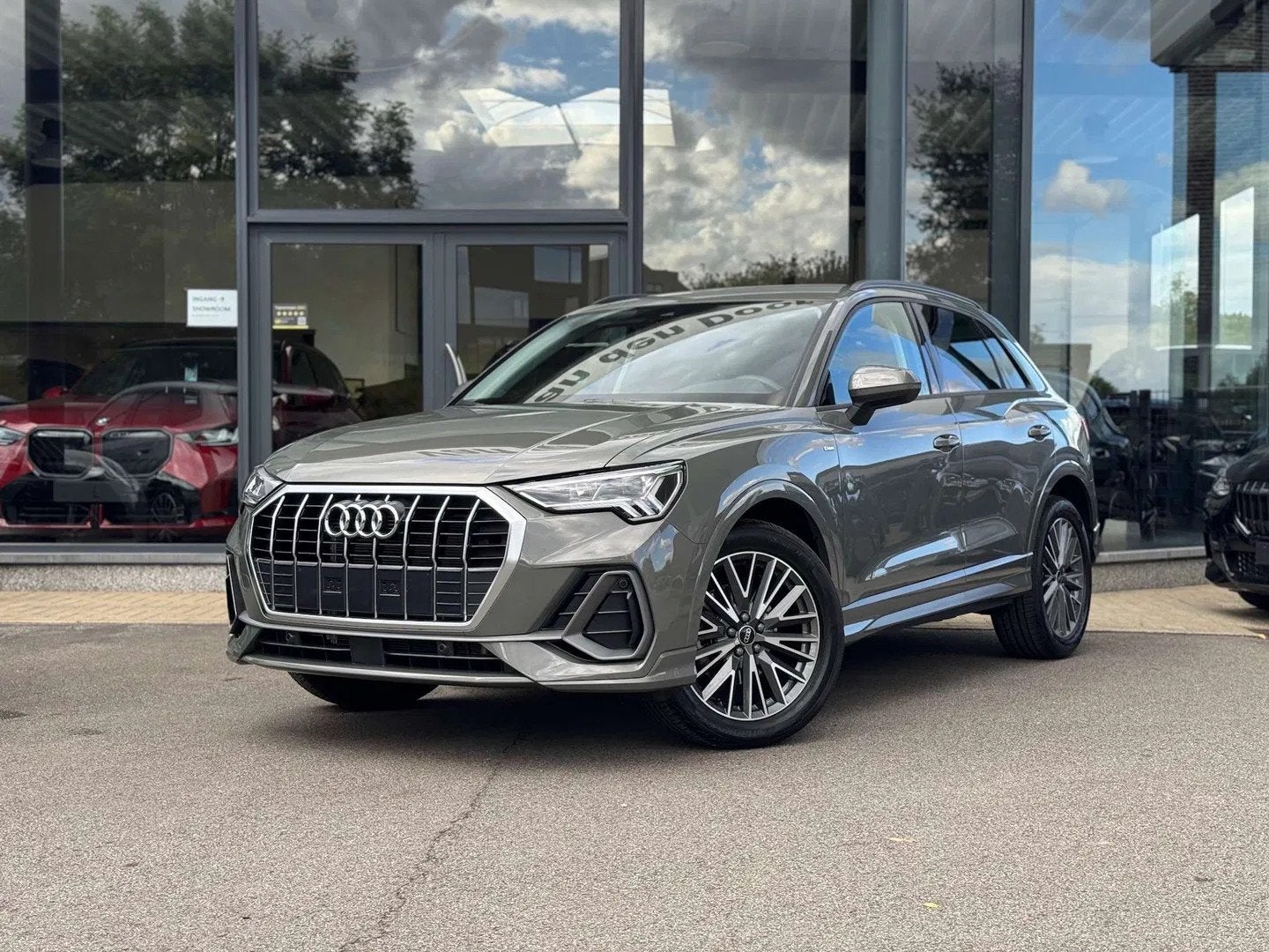 Audi Q3 35 TFSI - S line / BLINDSPOT / CAM / VERW / NAVI, Automaat, Lichtsensor, 4 cilinders, Bedrijf