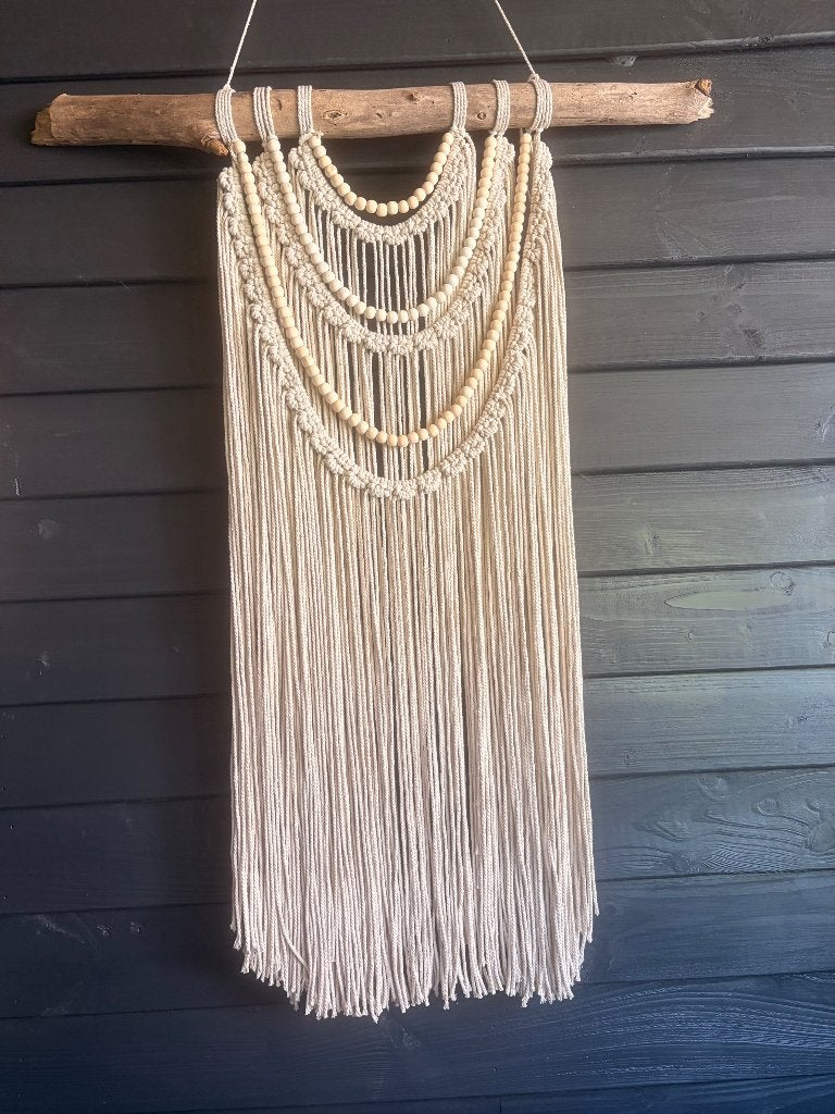 Prachtige met de handgemaakte macramé wanhanger in Bohostijl, Huis en Inrichting, Woonaccessoires | Wanddecoraties, Beige, 70 cm