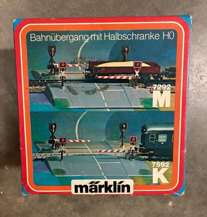 Märklin H0-spoorwegovergang, Ophalen, Zo goed als nieuw, Rails, Märklin
