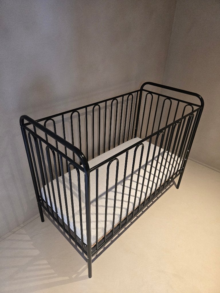 Vintage Babybedje met matras van Aerosleep., Ophalen, Zo goed als nieuw, Minder dan 140 cm, Matras