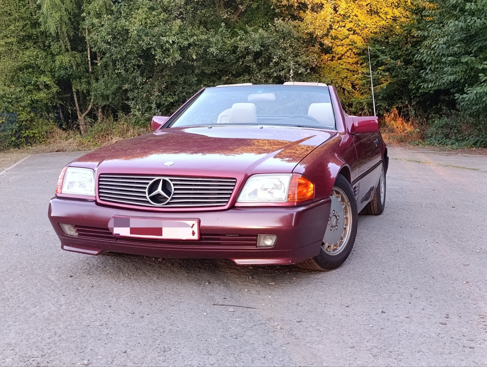 Mercedes-Benz 300 SL cabriolet R129 uit 1989, foto 2