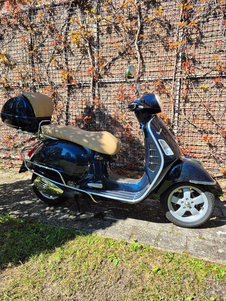 VESPA GTS 300 metallic blauw Scooter PIAGGIO, Scooter, 300 cc, Gebruikt, Particulier