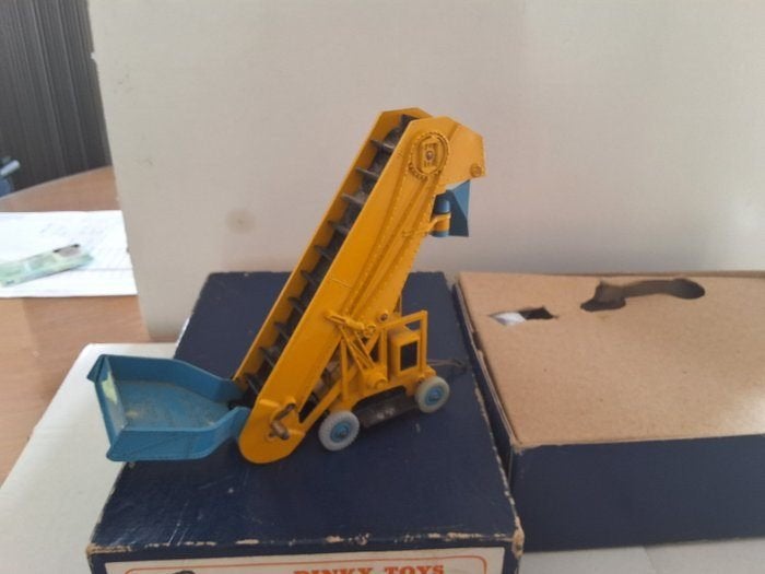 Dinky Toys 564 Elevator Loader, Verzenden, Zo goed als nieuw, Tractor of Landbouw, Dinky Toys