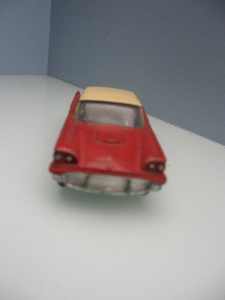 Modèle réduit : Ford Thunderbird, Collections, Marques automobiles, Motos & Formules 1, Utilisé, Voitures, Enlèvement ou Envoi