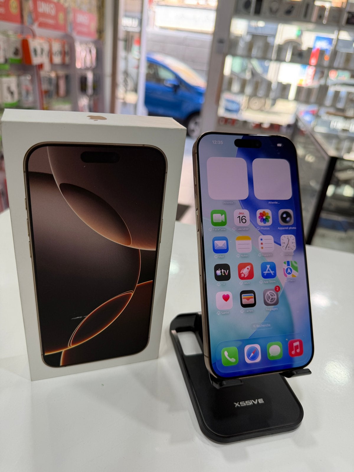 Iphone 16 pro max etat neuf batterie 93%, Télécoms, IPhone 16 Pro Max, Protecteur d'écran, Comme neuf, Enlèvement