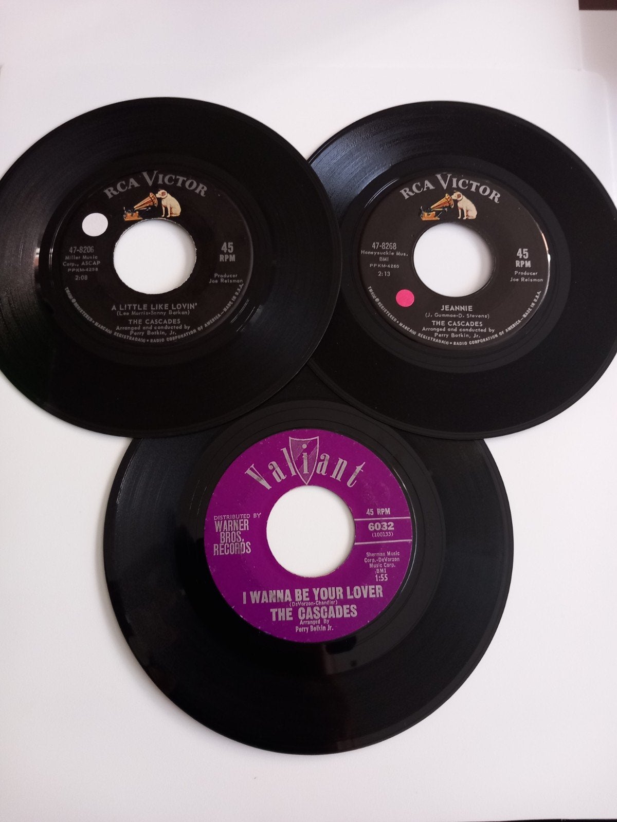 THE CASCADES. 60S OLDIES POP-CORN 3 X 45T, Enlèvement ou Envoi, Pop