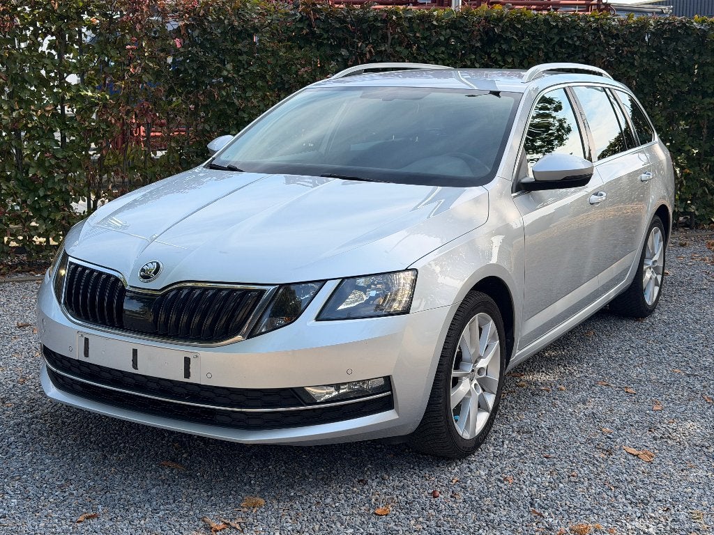 Skoda Octavia 1.6 CR TDi * Navi * PDC * Carplay * EU6b * LED, Autos, Volant multifonction, Argent ou Gris, Achat, Entreprise