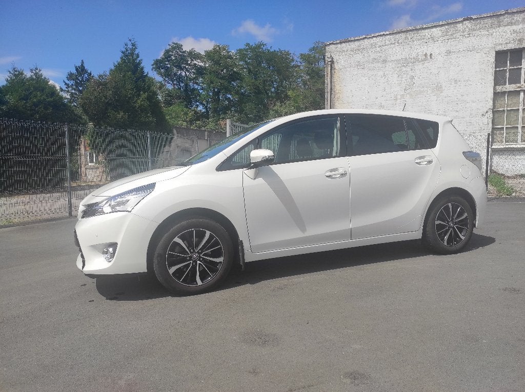 Toyota Verso 1.6 benzine, Dealer onderhouden, 4 cilinders, Wit, 5 deurs