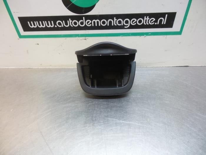 Asbak voor van een Peugeot 206 (206 98-), Gebruikt, -, -, Ophalen of Verzenden