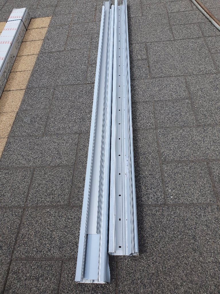 Metallic kabelgoten Legrand, Doe-het-zelf en Bouw, Ophalen, Nieuw, Aluminium