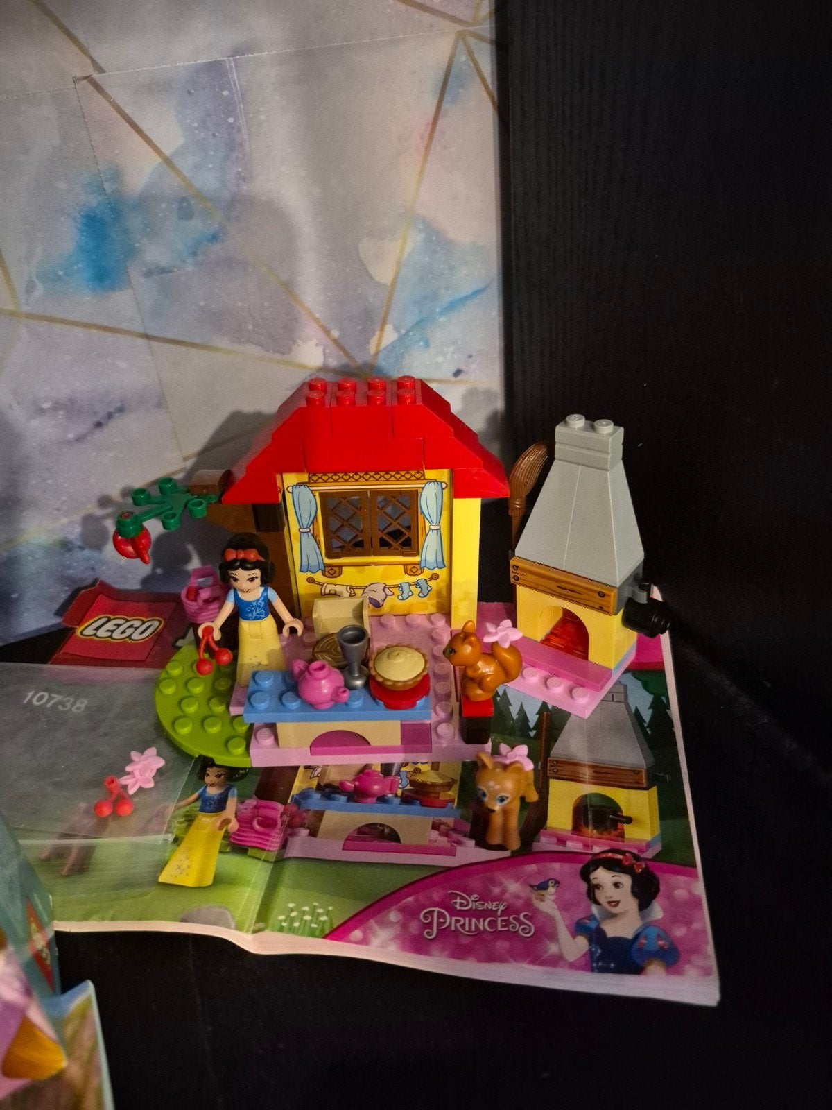 LEGO Juniors 10738 Sneeuwwitjes Boshut 100% Compleet +boekje, Kinderen en Baby's, Ophalen, Lego, Zo goed als nieuw, Compleet