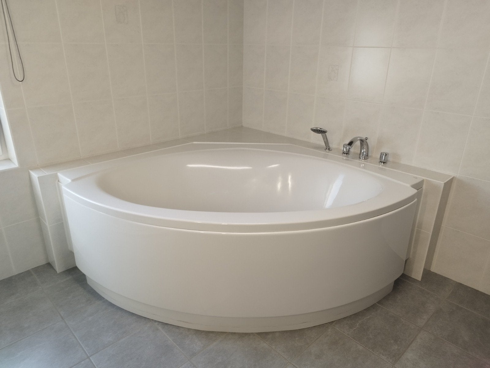 hoekbad acryl standaard model swint new wit, Ophalen