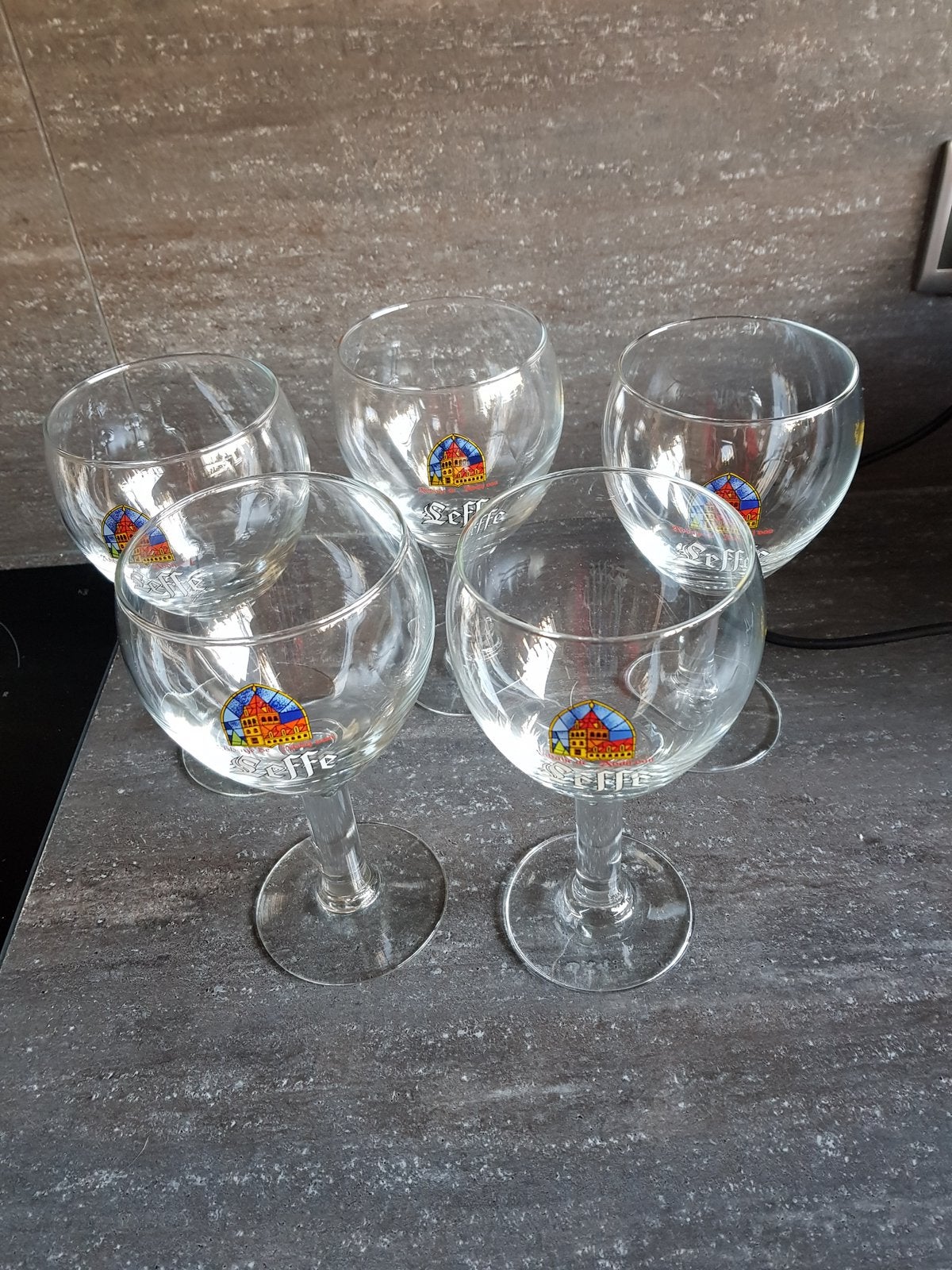 5 Leffe glazen, zeer goede staat, Ophalen, Zo goed als nieuw
