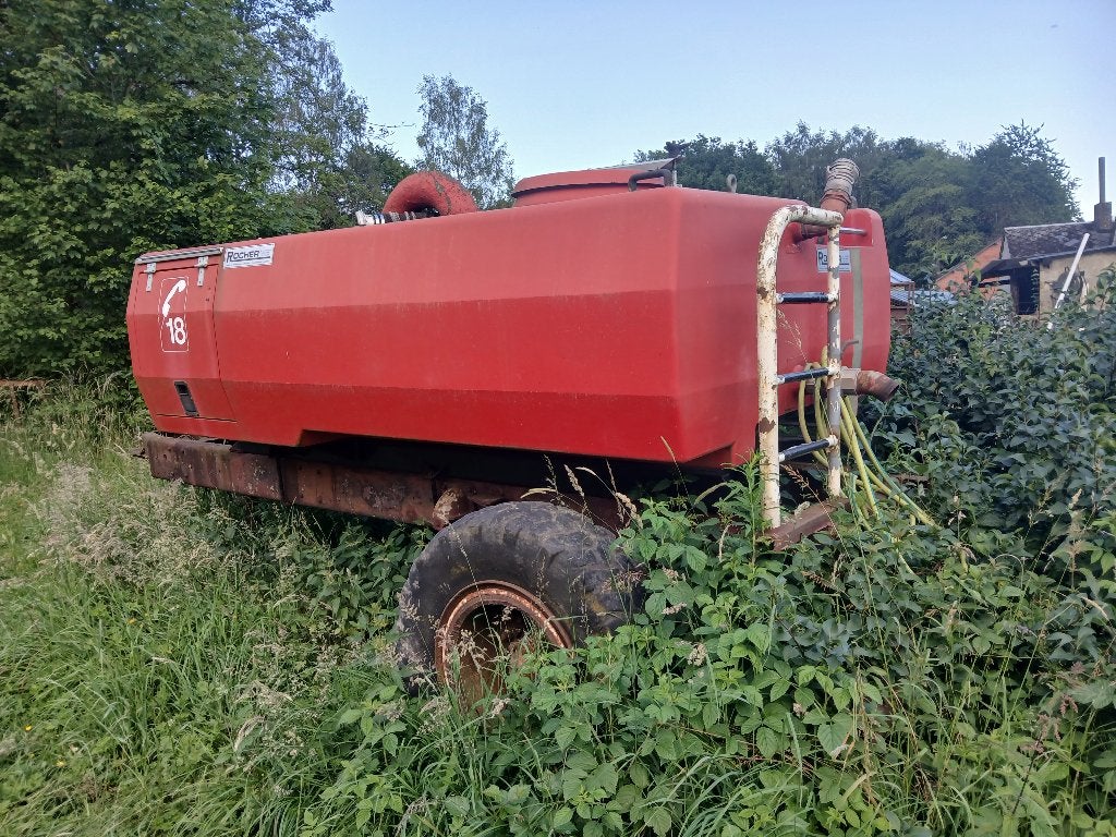Cuve a  eau a vendre, 150 litres ou plus, Enlèvement, Utilisé, Avec robinet