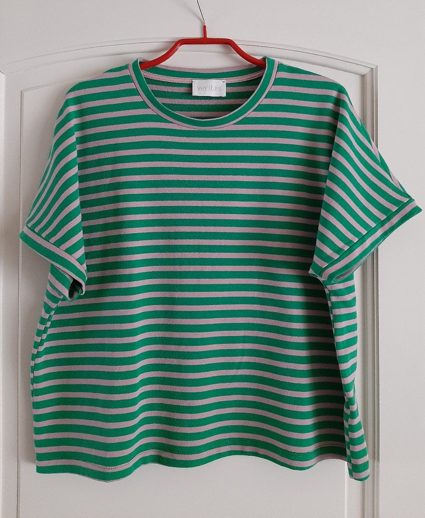 Te koop: Zo goed als nieuw! Leuke gestreepte T-shirt, M., Taille 38/40 (M), Veritas, Enlèvement ou Envoi, Comme neuf