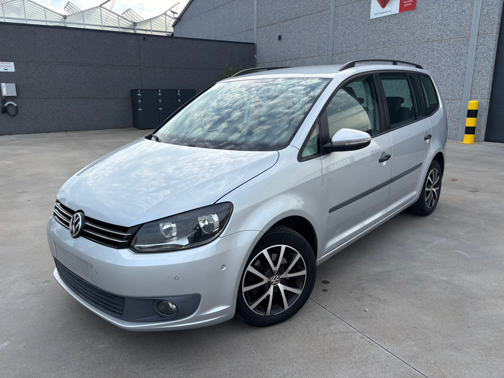 VW TOURAN 1.6 TDI 77KW/1STE EIGENAAR ONDERHOUDSBOEKJE / 5PL, Monovolume, Zwart, Electronic Stability Program (ESP), Bedrijf